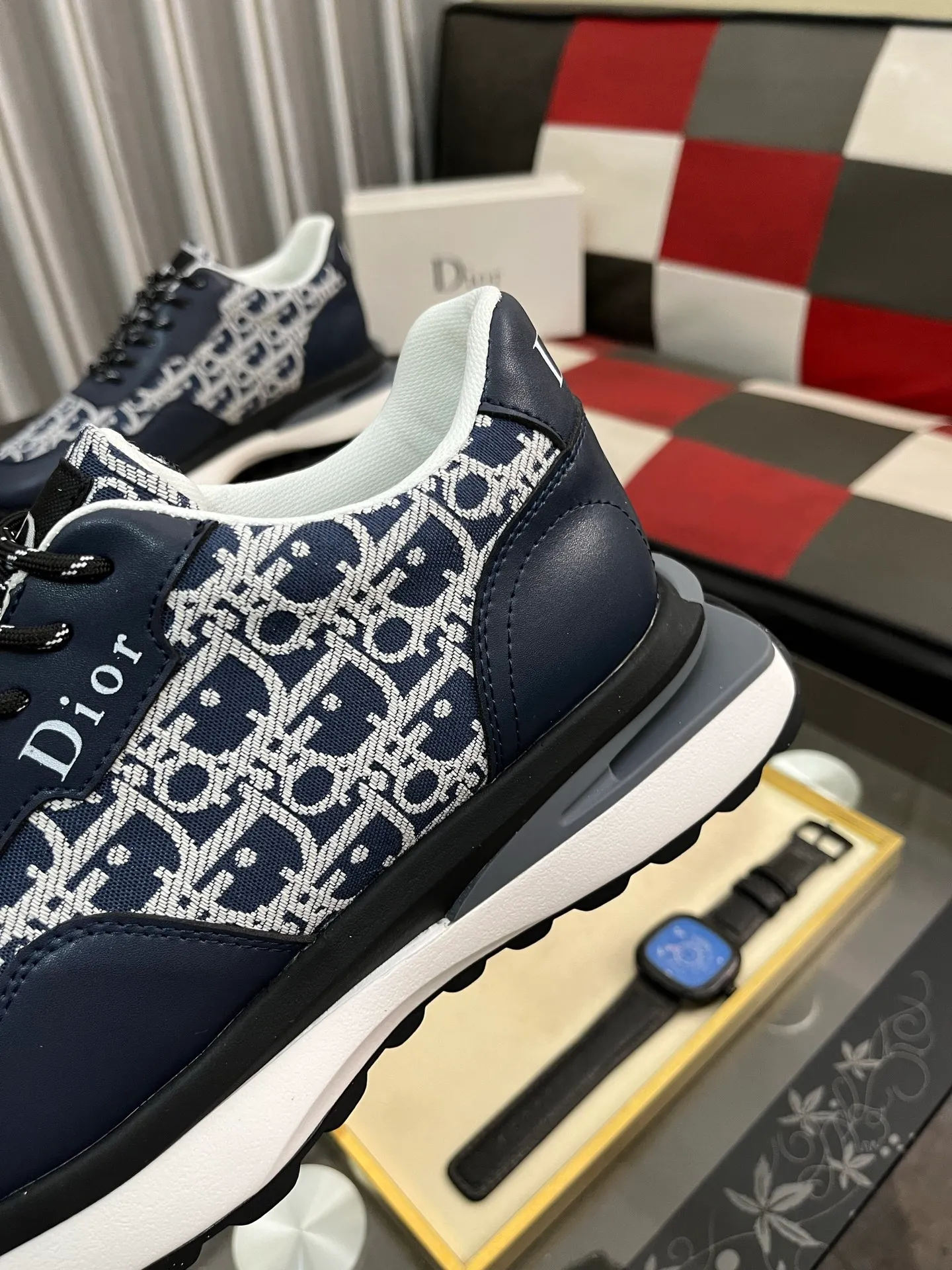 Men's Men's Shoes💰458⌚️⌚️Dior unique modern style sneakers. Counter purchasing 🏃casual leather shoes😍😍 original cowhide leather imported from Italy (refuses to discolor and grind feet) soles: original soles specially provided by the original factory, super cool😍 lace up and walk with wind👍 style design ⚠️ super comfortable and wear-resistant original soles. Just like shooting the real thing 🎬The real thing is better Code number: 38-443️⃣Colors available